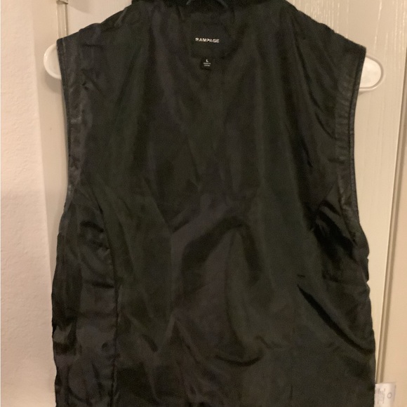 Rampage Brand - Faux fur vest, size large - Picture 11 of 11